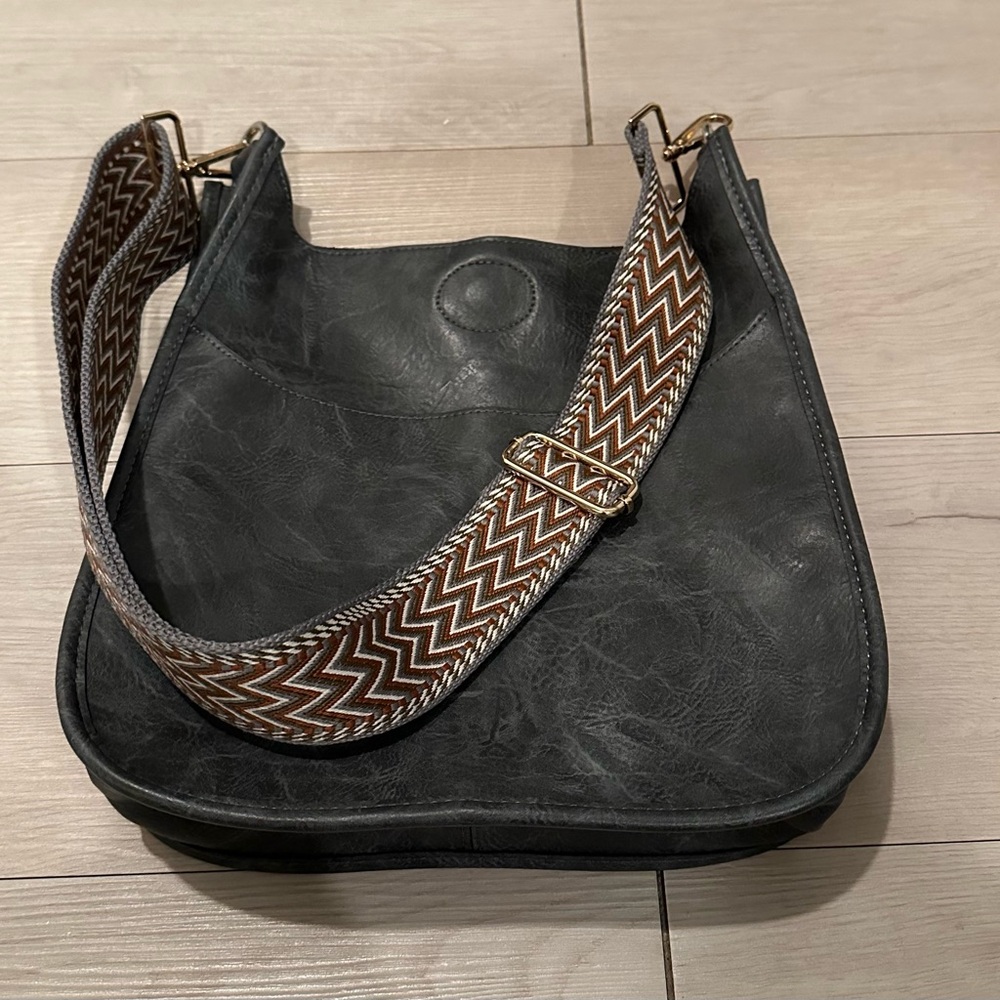 AH Dorned Vegan Leather Messenger Bag